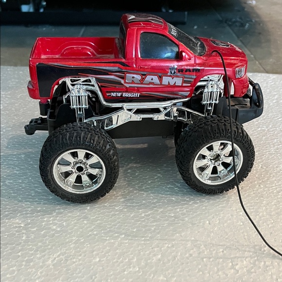 🚗 Remote Control Car Set - Yellow, Red, Gray - Picture 12 of 16